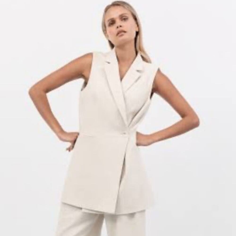DISSH  Hugo Oat  Vest US 8